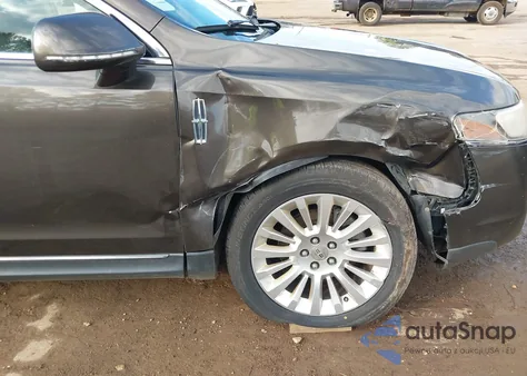 2011 Lincoln Mkt z USA, uszkodzony, nr VIN 2LMHJ5FR1BBJ54544